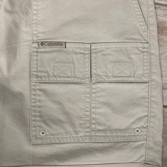 Columbia Hiking Shorts - Picture 2 of 6